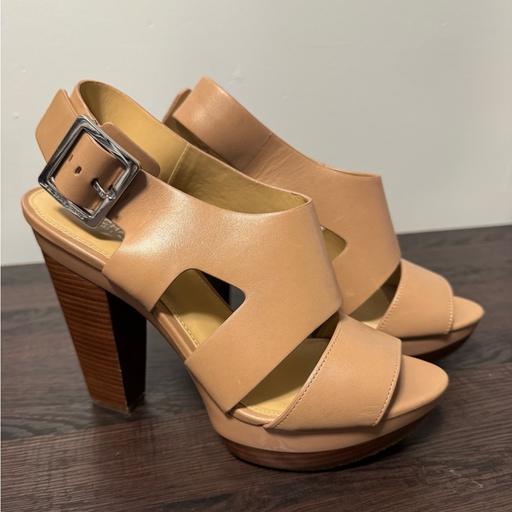 Elegant Tan Women's Heels Michael Kors